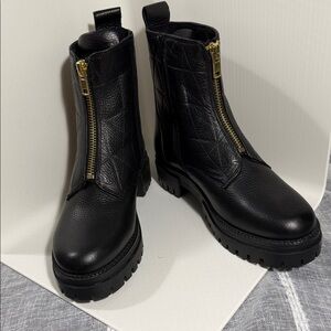 Shoe colate Black Leather Ankle Boots with Gold Zipper size 41